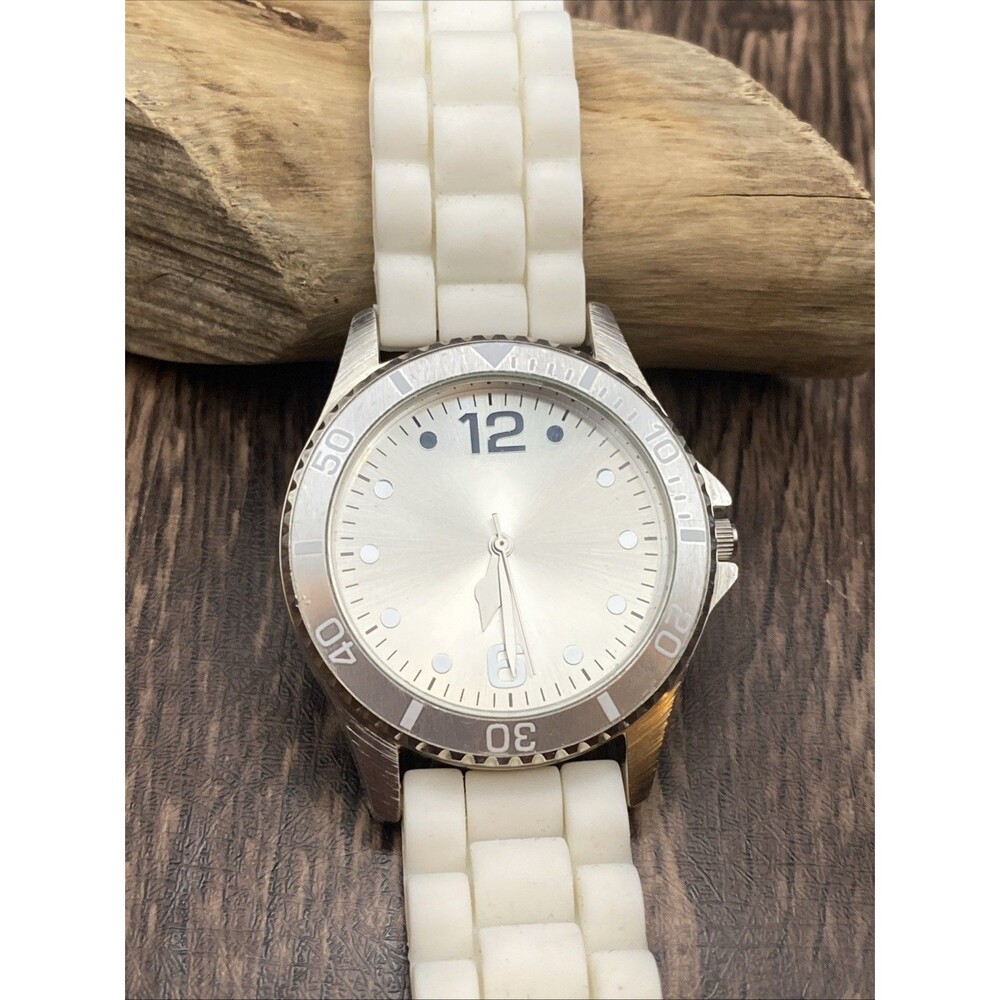 Novelty Inc. Silver and White Silicone Watch New Battery